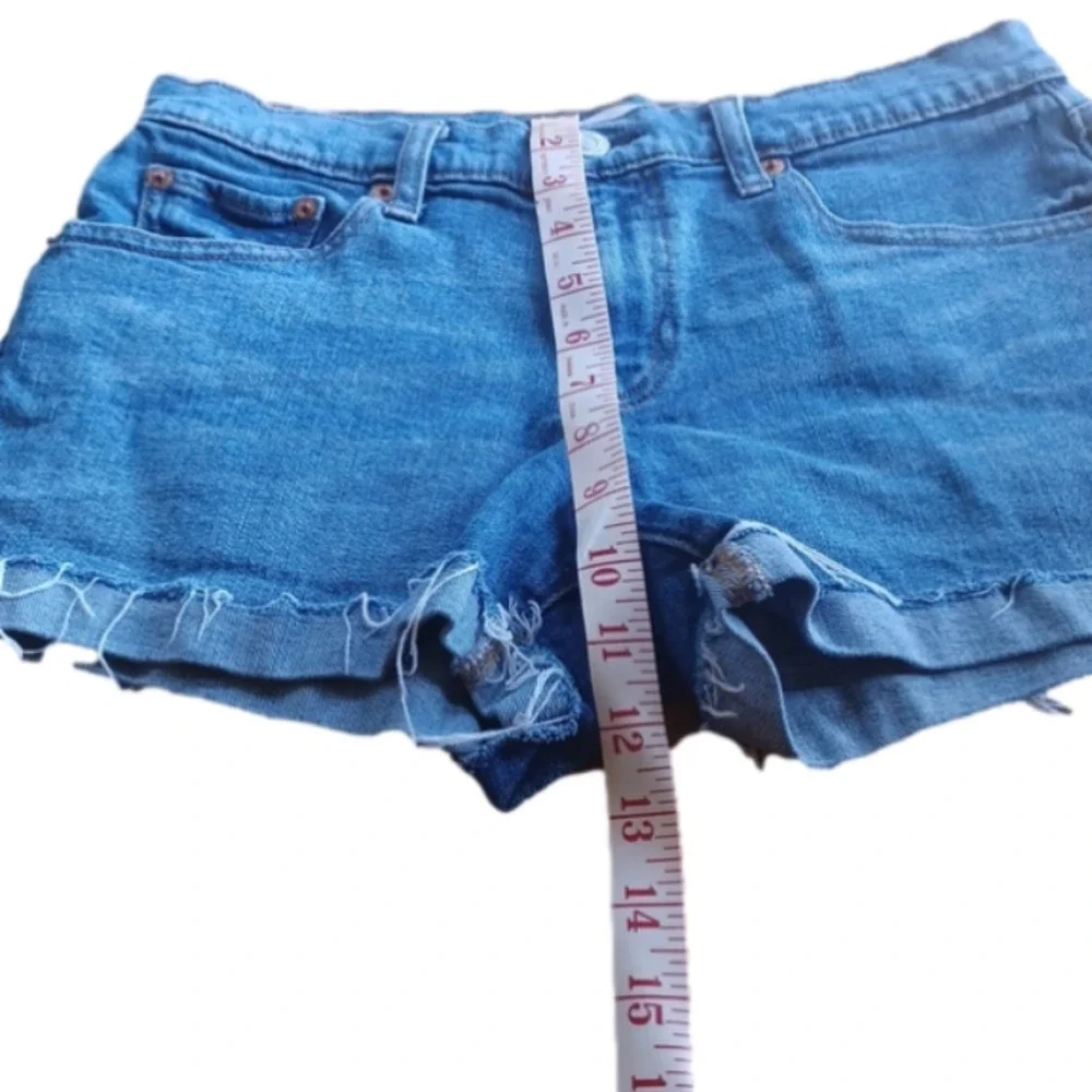 Gap Cutoff Style Shorts 28. Simple And Classic Style.Great Used Condition.